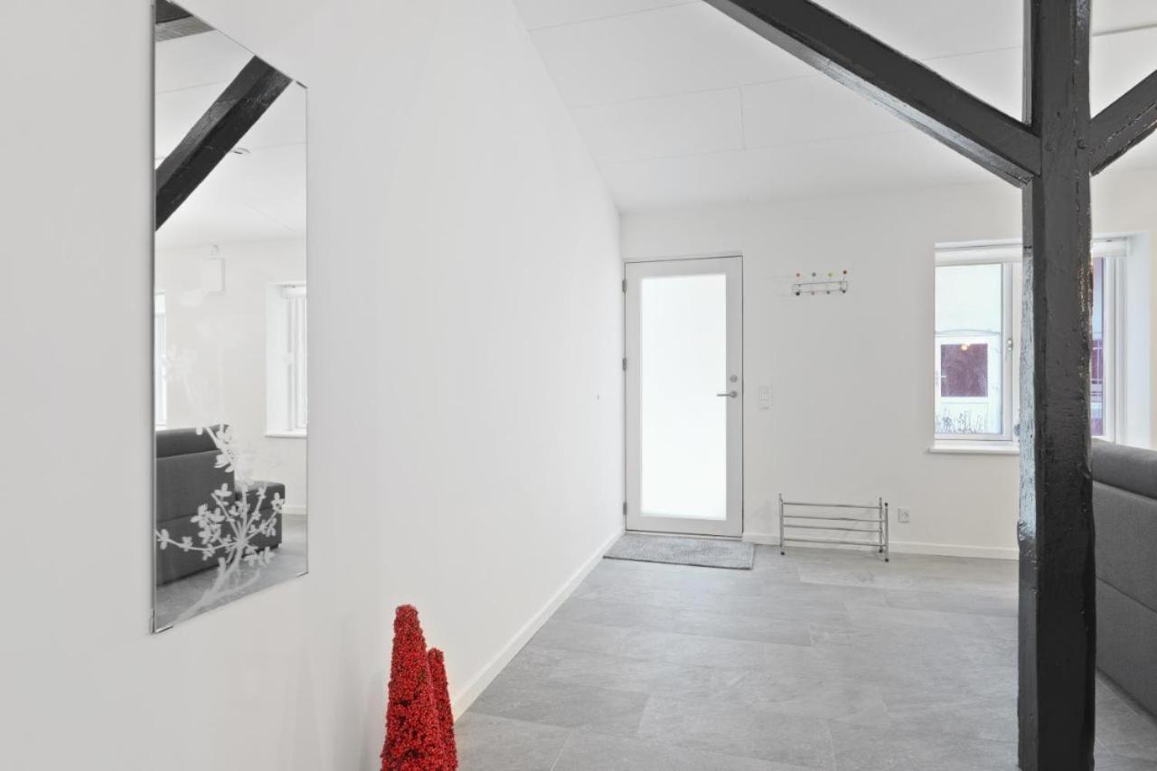 Charming - Luxurious 1 Bedroom Apartment In The Heart Of Олбор Екстериор снимка