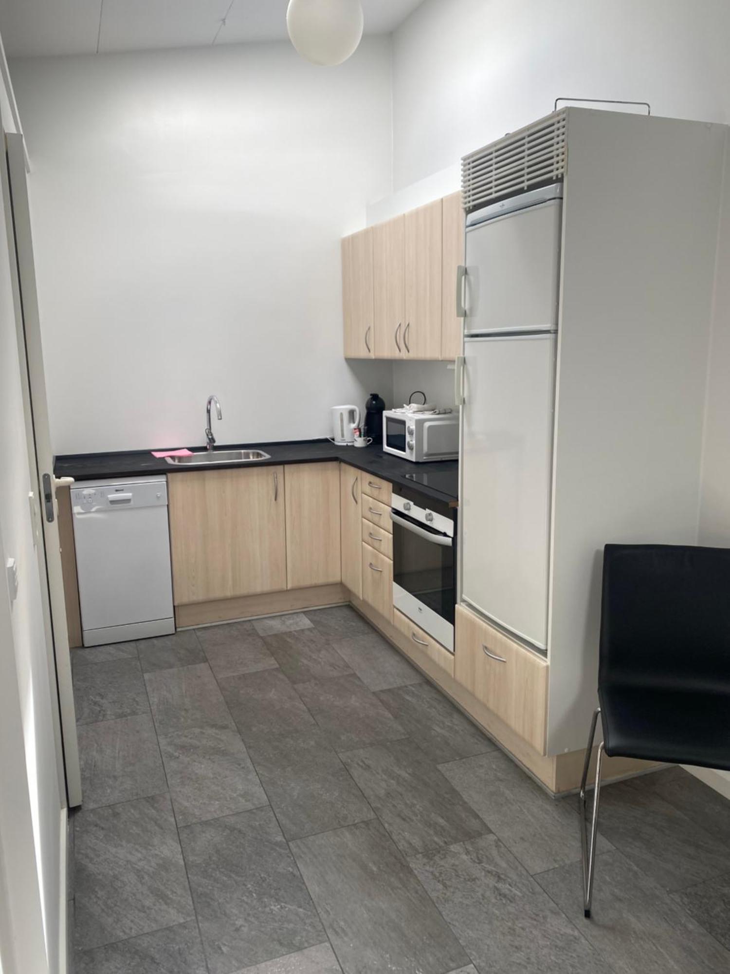 Charming - Luxurious 1 Bedroom Apartment In The Heart Of Олбор Екстериор снимка